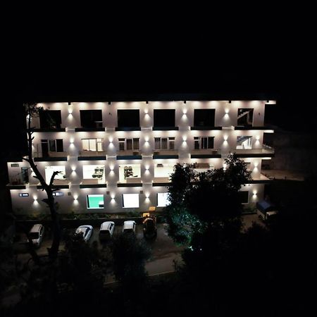 Hotel Candle Wood Chamba  Esterno foto